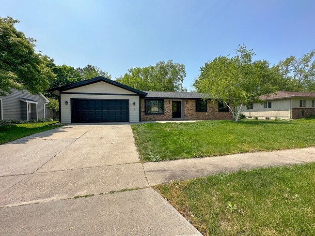 Building Photo - 3419 Taft Ave- 4 Bed, 2.5 Bath House