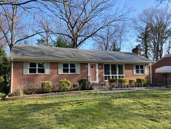 Building Photo - 8802 Avalon Dr