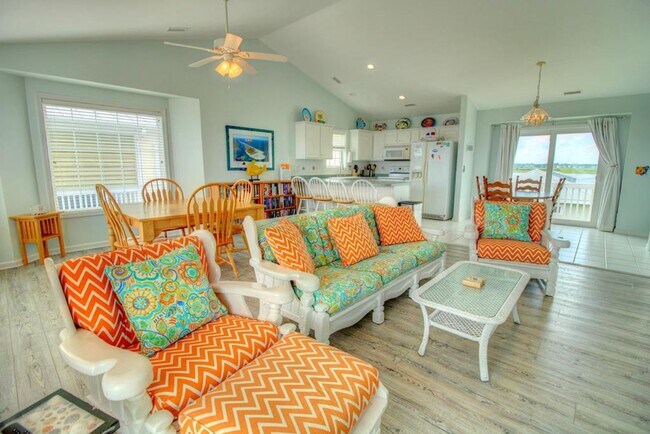 Foto del edificio - OFF SEASON 4 Bedroom Home on South Topsail...