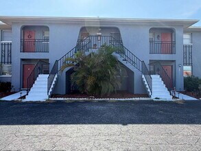 Building Photo - 2619 Magdalina Dr