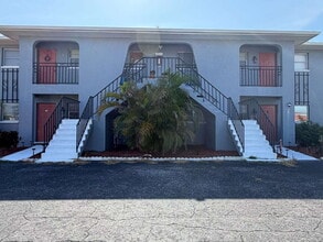 Building Photo - 2619 Magdalina Dr
