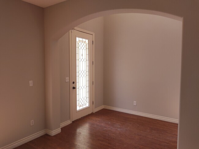 Foto del edificio - 7166 Clear Range Ave