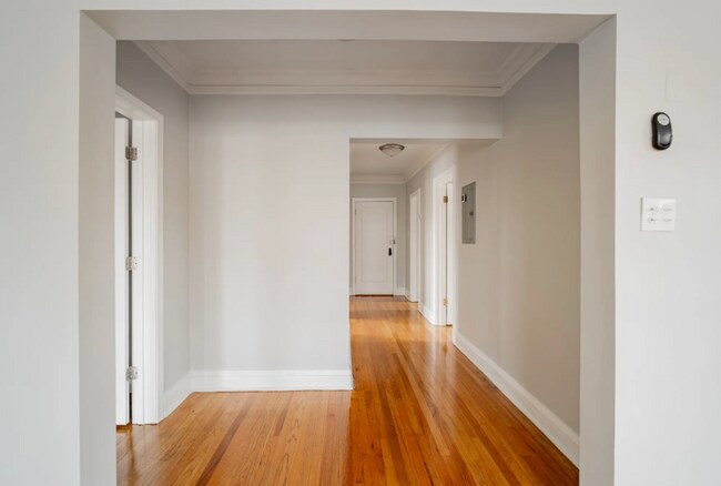 Building Photo - 4742 S Woodlawn Ave