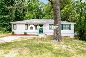 Building Photo - 565 Camellia Rd