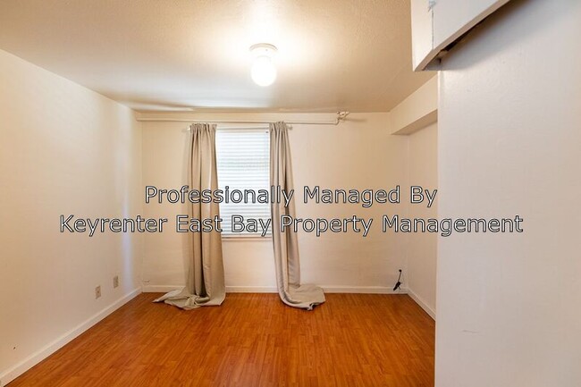 Building Photo - 416 McAuley St