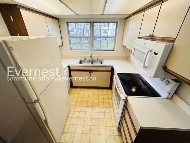 Foto del edificio - 107 Prosperity Ave SE