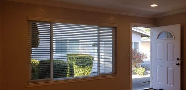 Building Photo - Monte Sierra Apartments