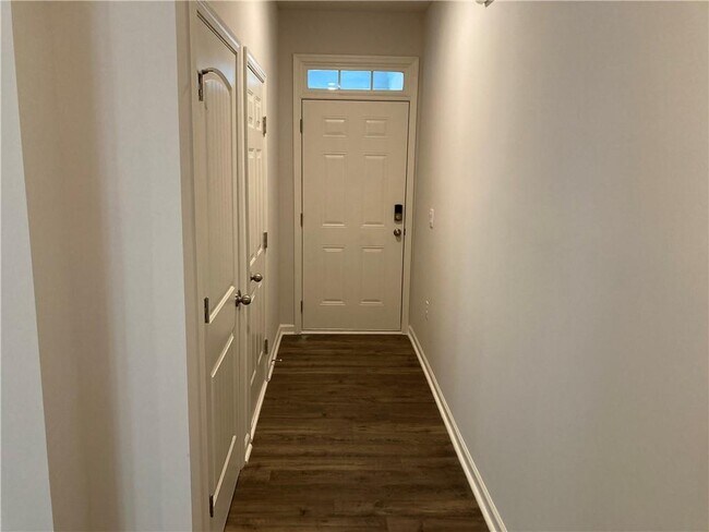 Foto del edificio - 28 Rustin Ridge