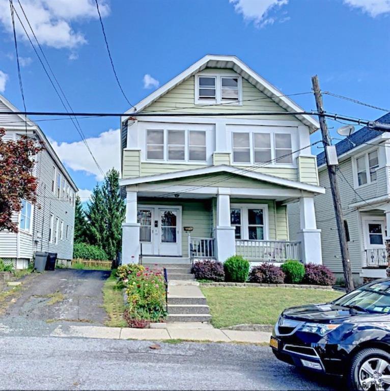 Primary Photo - 19 MENAND Rd