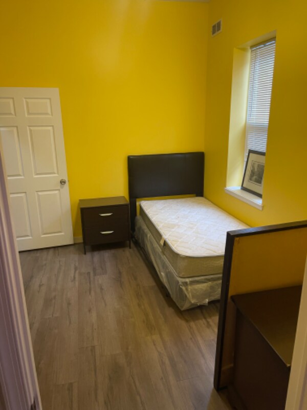 Foto principal - 5431 Stewart St