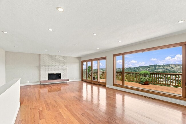 Building Photo - 19563 Almaden Rd