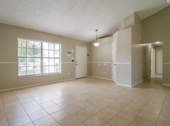 Building Photo - 9619 Bandelier Dr