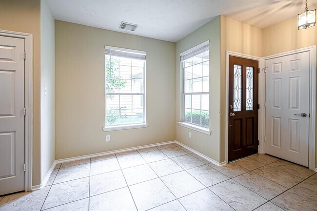 Building Photo - 326 Bloomhill Pl