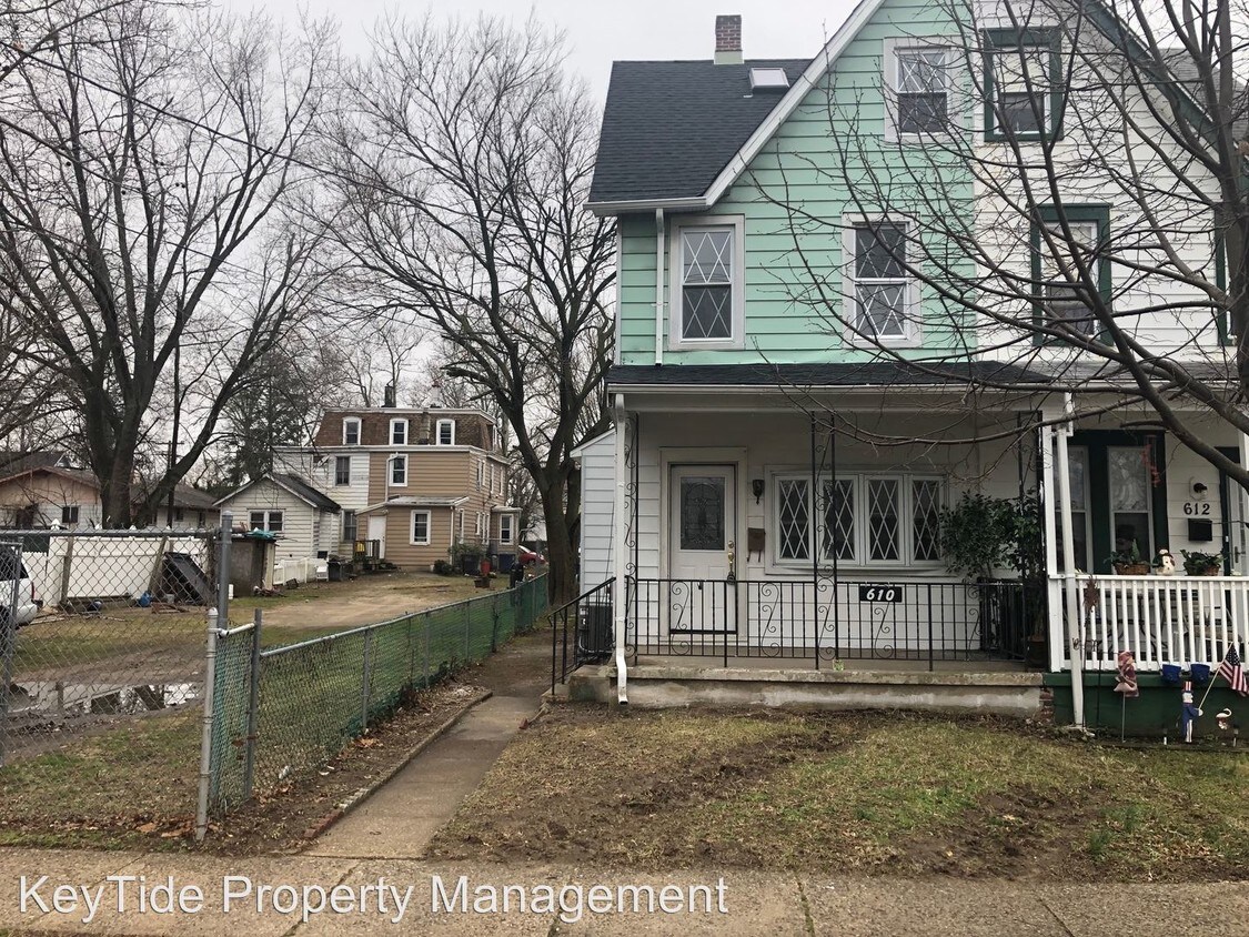 Primary Photo - 3 br, 1 bath House - 610 W. 5th St. Palmyra