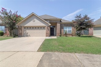 Building Photo - 623 Glenmede Ln
