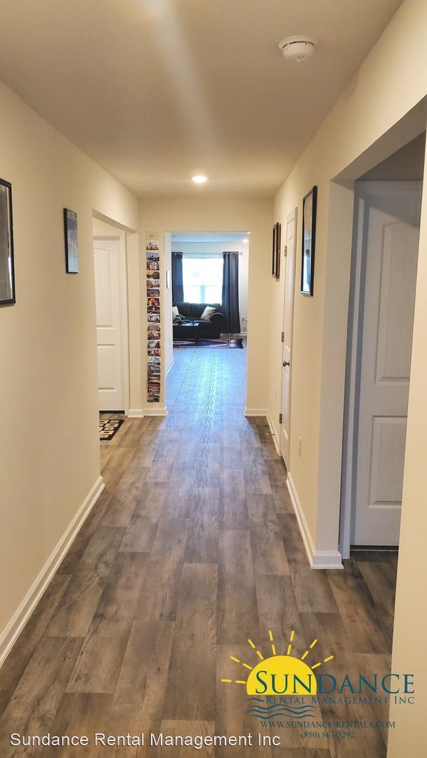Building Photo - 4 br, 2 bath House - 907 Merganser Way
