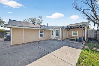 Building Photo - 7454 Navidad Rd