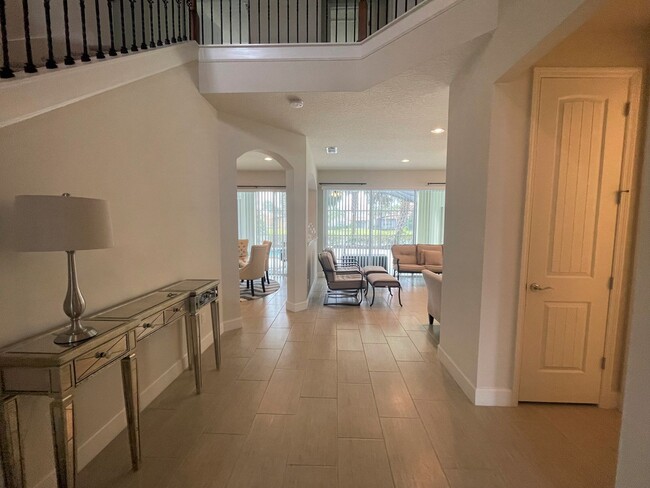 Foto del edificio - The perfect home waiting for you! FULLY FU...