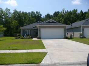 Building Photo - 758 E Bristol Way