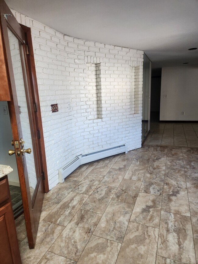 Foto del edificio - 126 Boswell Ave