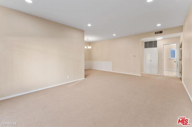 Building Photo - 1 br, 1 bath Condo - 115 Marguerita Ave Apt C