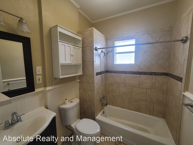 Building Photo - 2 br, 1 bath House - 610 16th street