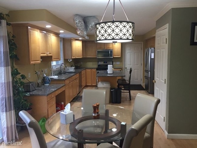 Building Photo - 4 br, 2.5 bath House - 6 Cardinal Circle