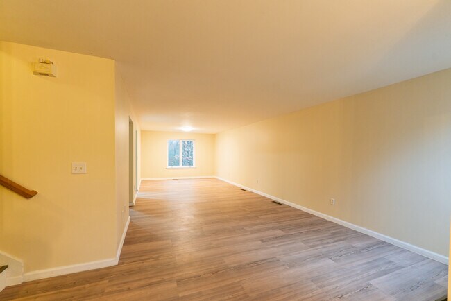 Foto del edificio - 208 Castlewood Dr