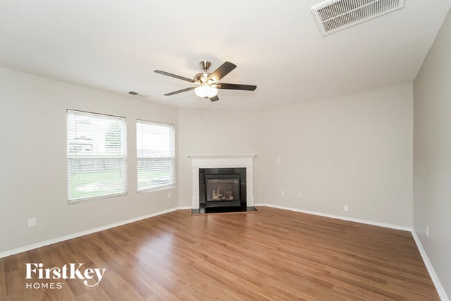 Building Photo - 4517 Larkhaven Village Dr