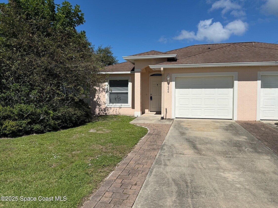 Foto principal - 1626 Mason Terrace