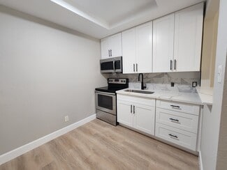 Building Photo - 304 Truman St,