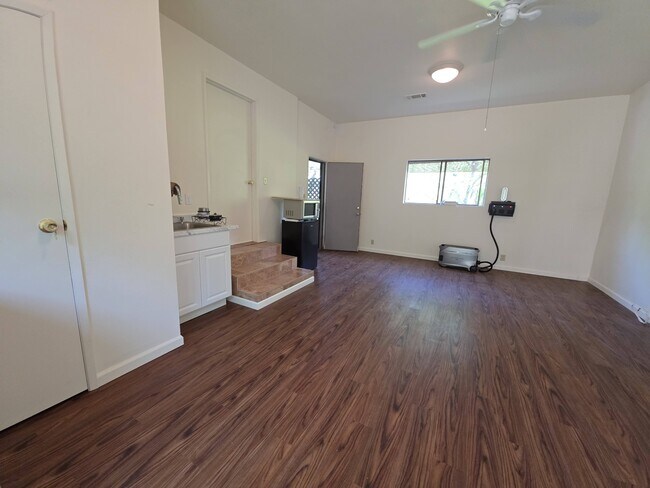 Foto del edificio - 21030 Shangrila Dr