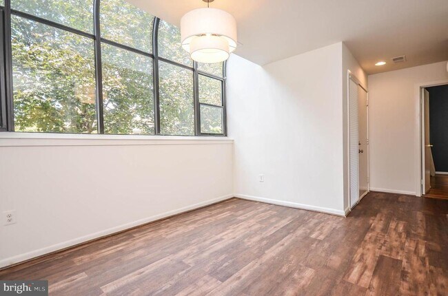 Foto del edificio - 10993 Thrush Ridge Rd