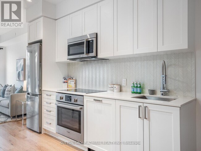 Photo du bâtiment - 293 S Kingsway