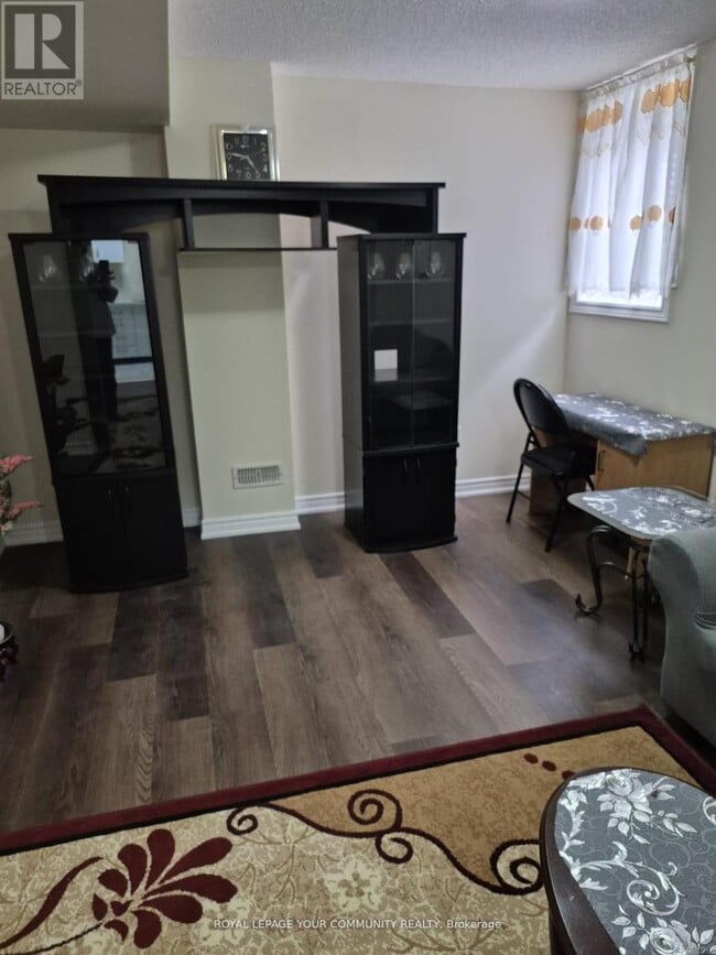 Building Photo - 9 Hawkridge Trail