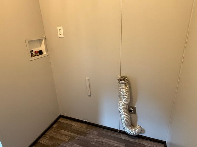 Washer dryer hook up - 21 Mill St