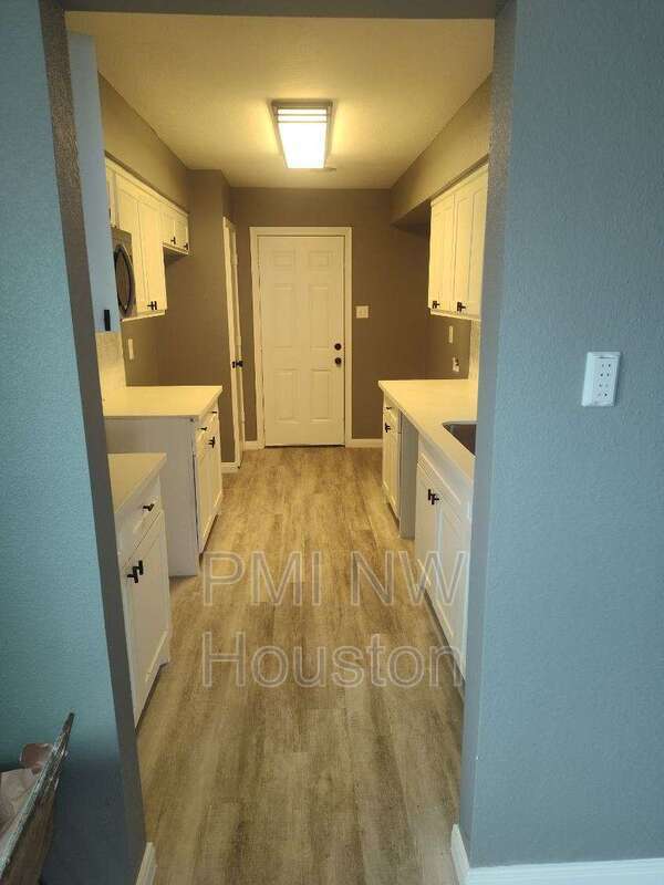 Building Photo - 2687 Gessner Rd