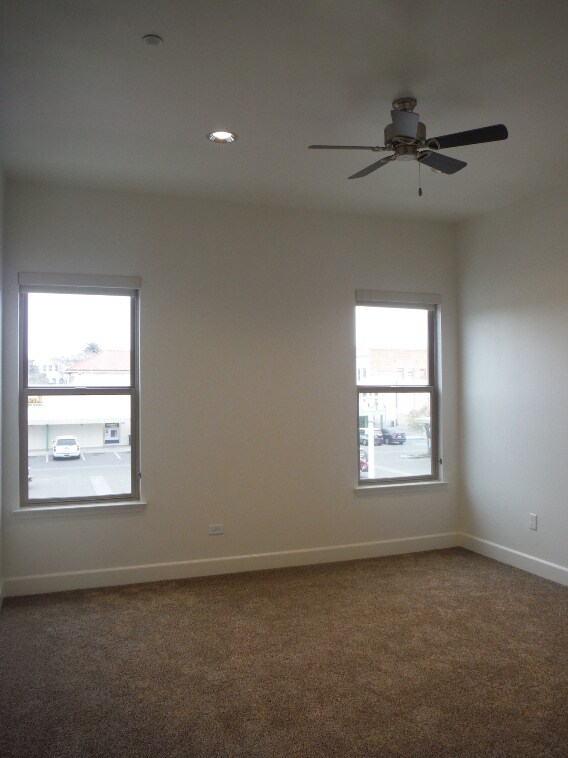 Building Photo - 223 N Irwin St