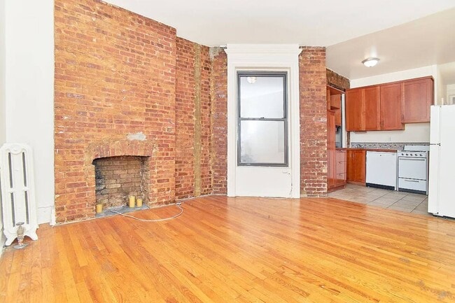 Building Photo - 152 W 73rd St