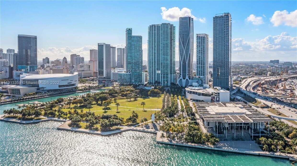Primary Photo - 1040 Biscayne Blvd