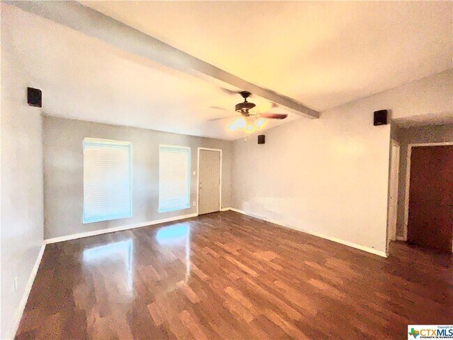Building Photo - 416 Chukar Dr