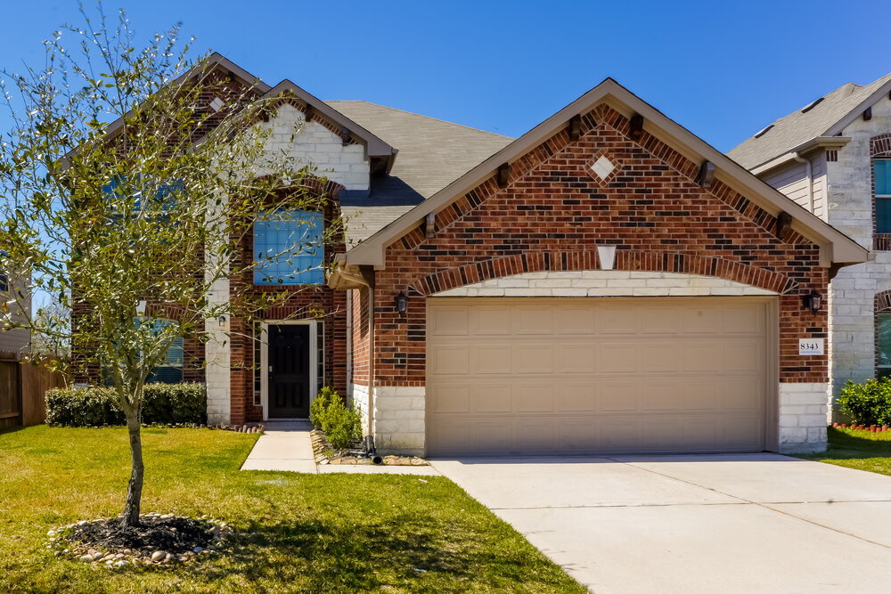 Foto principal - 8343 Broadleaf Ave