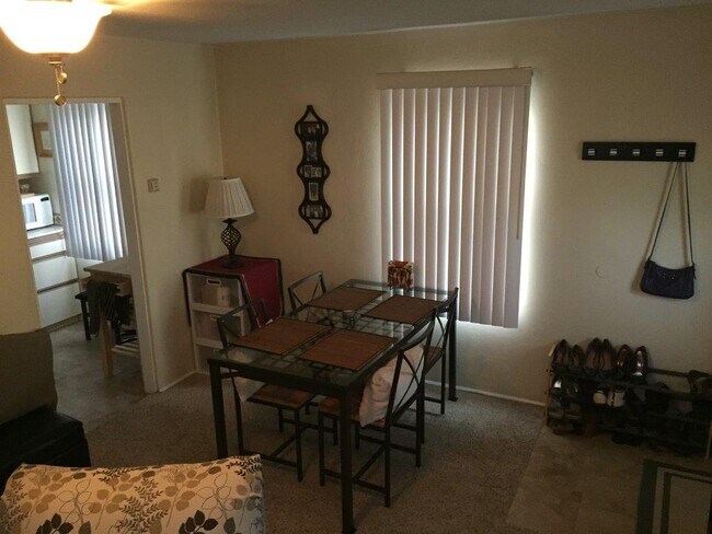 Foto del edificio - 4226 Wilson Ave