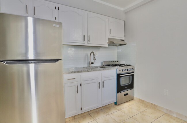 Foto del edificio - 4901 Murphy Pl