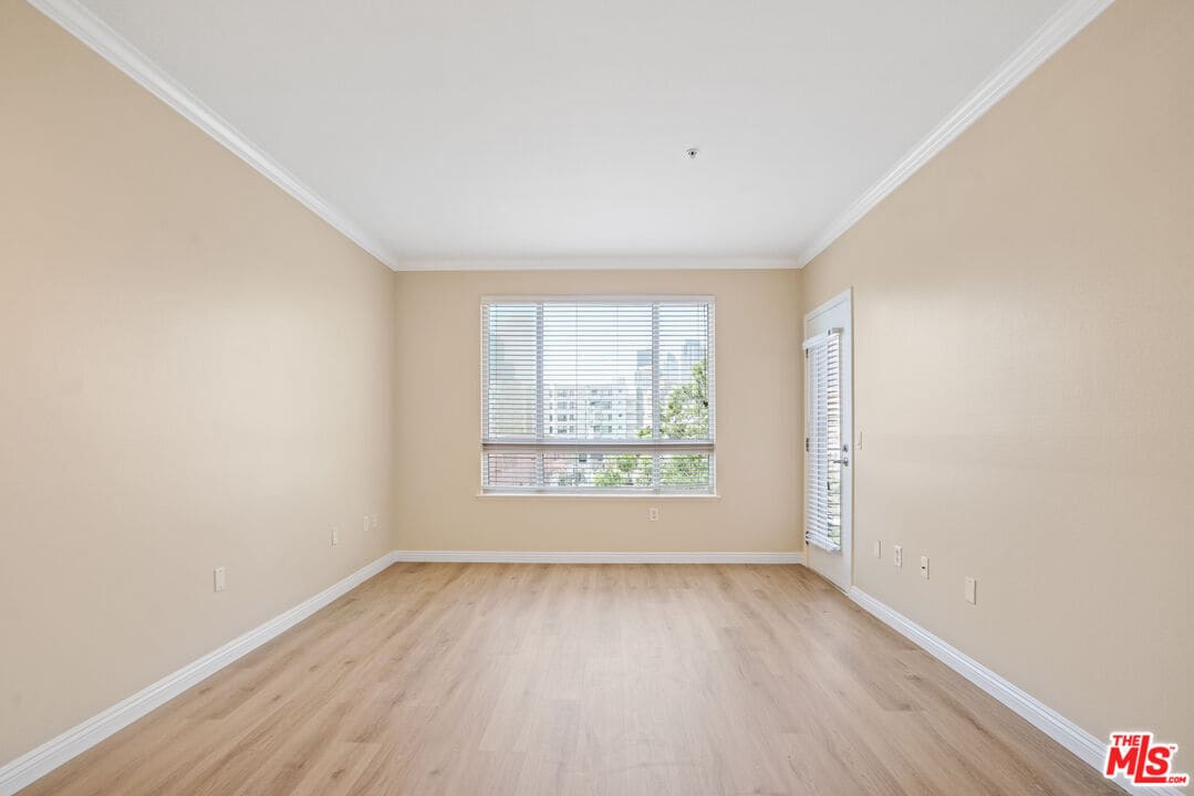 Foto principal - 100 S Alameda St