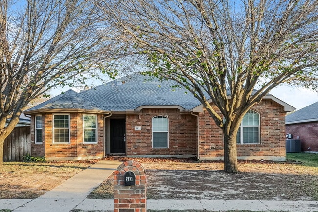 Building Photo - 213 Garden Valley Ln