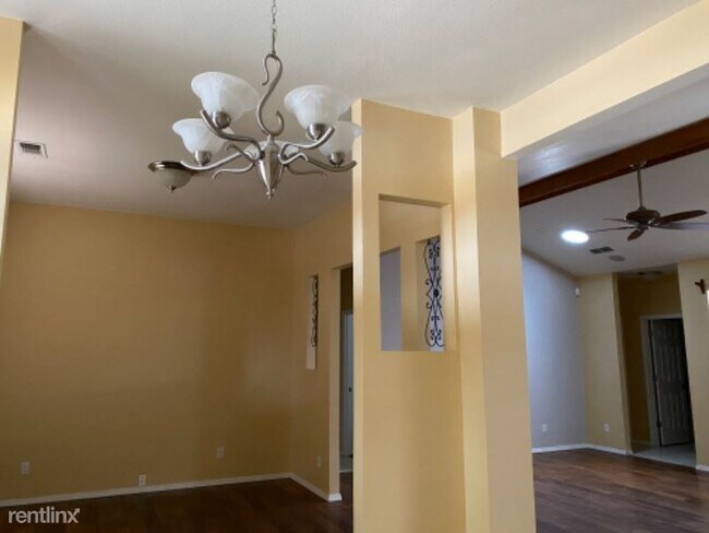 Foto del edificio - 4 br, 3 bath House - 3003 Onate Rd