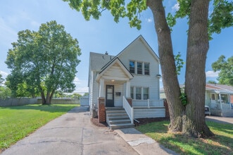 Building Photo - 23759 Carlisle Ave