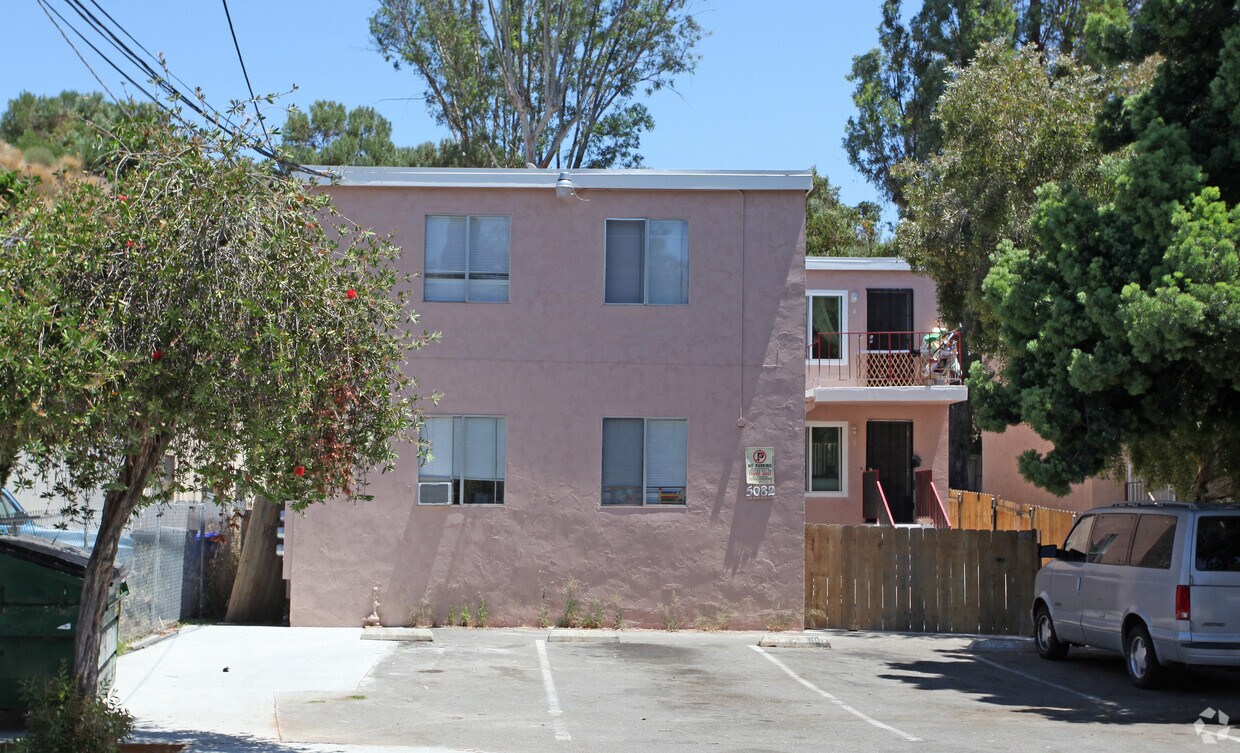 Building Photo - 5082 Auburn Dr