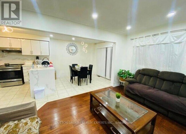 Building Photo - 31 Farthingale Crescent